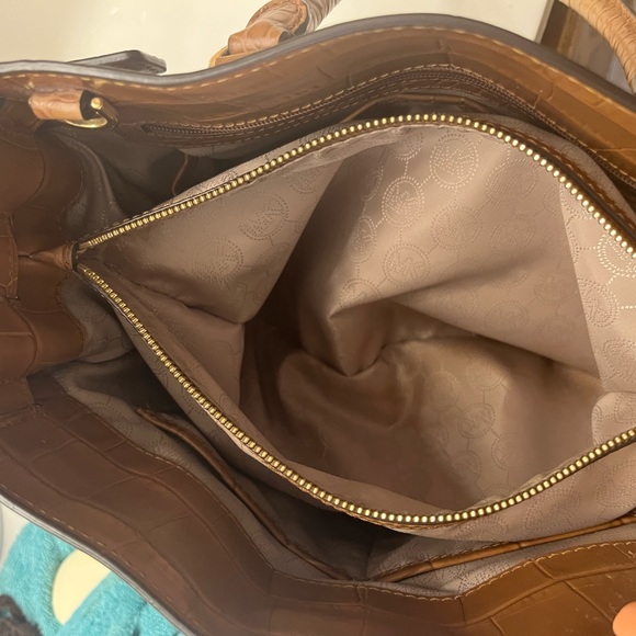 Michael Kors handbag - Picture 6 of 9